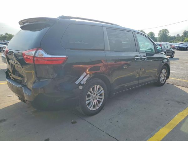 2015 TOYOTA SIENNA