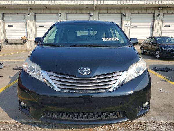 2015 TOYOTA SIENNA