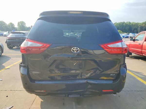 2015 TOYOTA SIENNA