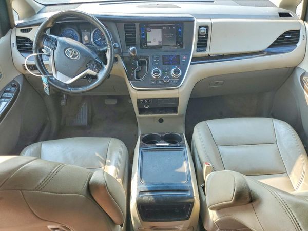 2015 TOYOTA SIENNA