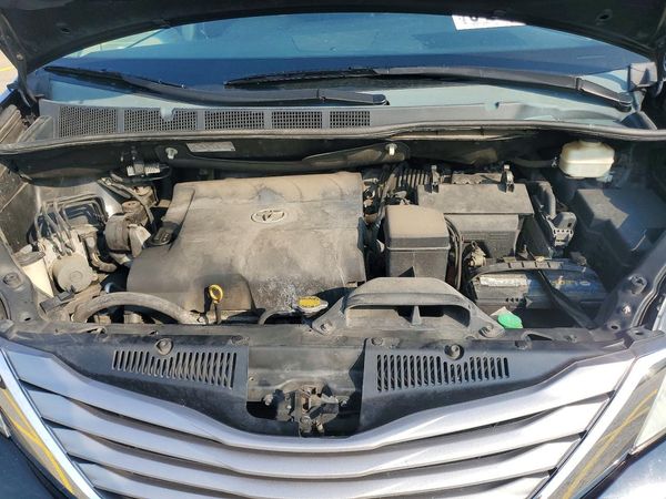 2015 TOYOTA SIENNA