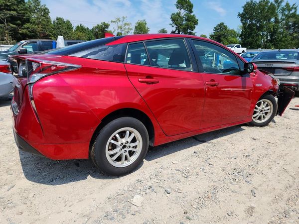 2017 TOYOTA PRIUS