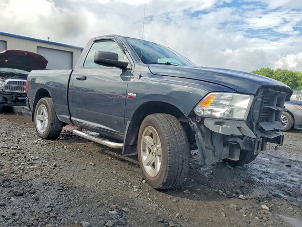 2014 RAM 1500 ST REG CAB 4X4