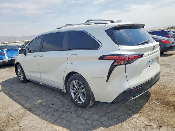 2022 TOYOTA SIENNA Limited