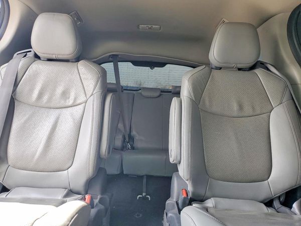 2022 TOYOTA SIENNA Limited
