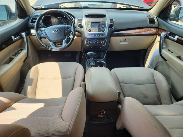 2014 KIA SORENTO Base/ LX