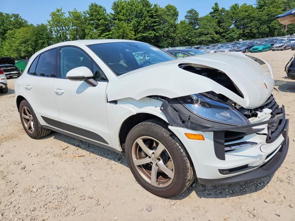 2020 PORSCHE MACAN