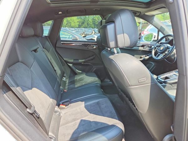 2020 PORSCHE MACAN