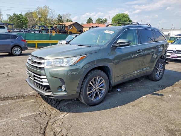 2017 TOYOTA HIGHLANDER SE/XLE
