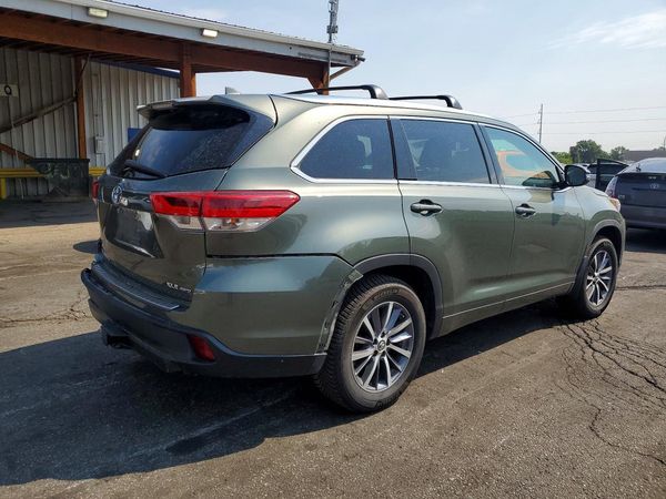 2017 TOYOTA HIGHLANDER SE/XLE