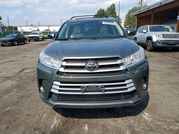 2017 TOYOTA HIGHLANDER SE/XLE