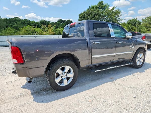 2014 RAM 1500 SLT CREW CAB 4X2