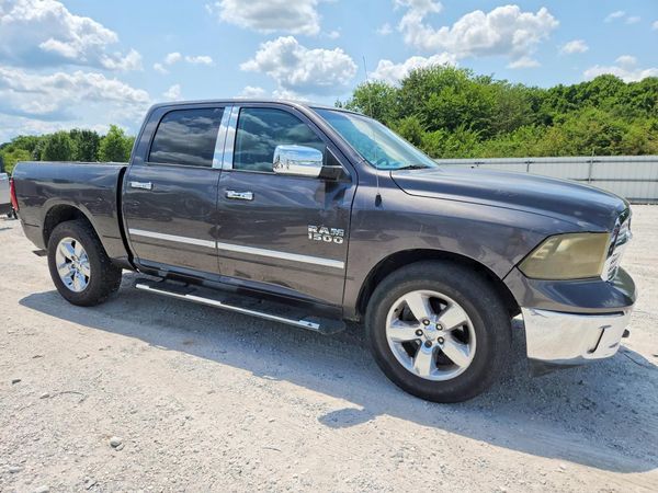 2014 RAM 1500 SLT CREW CAB 4X2
