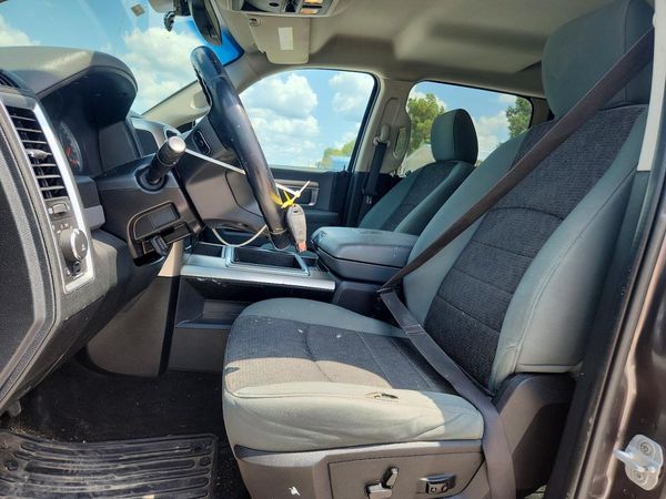 2014 RAM 1500 SLT CREW CAB 4X2
