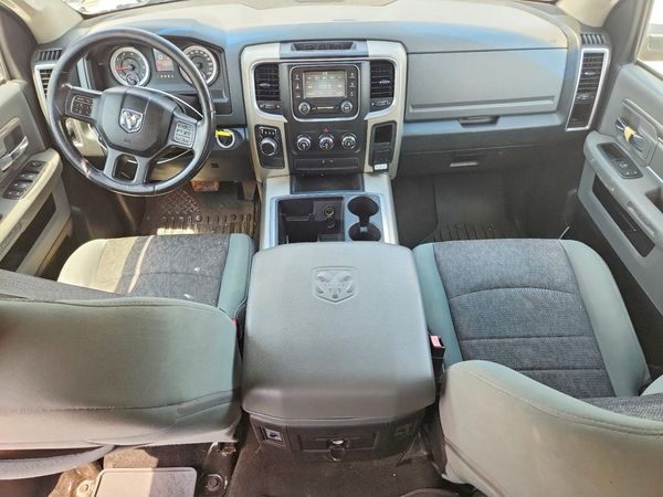 2014 RAM 1500 SLT CREW CAB 4X2