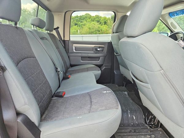 2014 RAM 1500 SLT CREW CAB 4X2