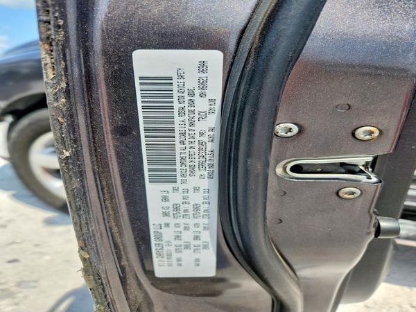 2014 RAM 1500 SLT CREW CAB 4X2