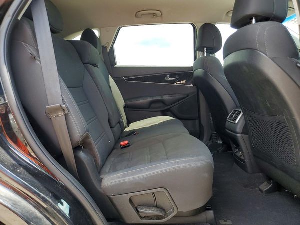 2017 KIA SORENTO L, LX