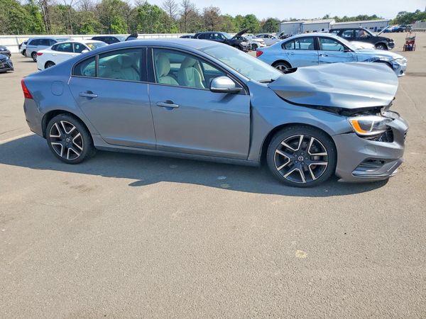 2018 VOLVO S60 Dynamic