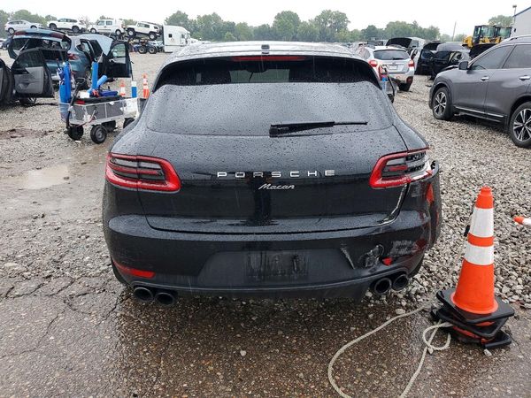 2018 PORSCHE MACAN