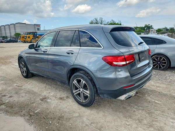 2016 MERCEDES-BENZ GLC