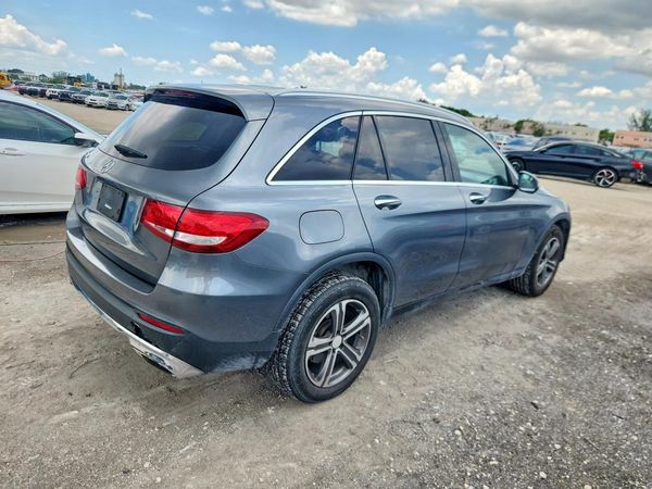 2016 MERCEDES-BENZ GLC
