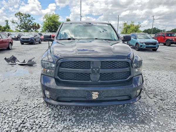 2015 RAM 1500 ST