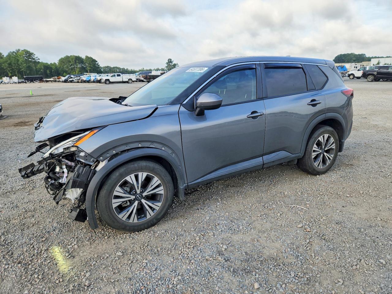 2023 NISSAN ROGUE SV — Front 3/4