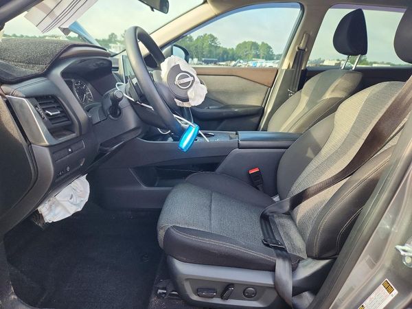2023 NISSAN ROGUE SV — DENT