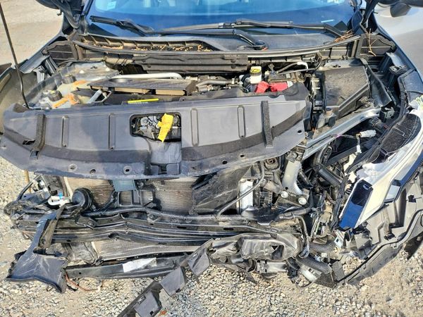 2023 NISSAN ROGUE SV — Engine bay