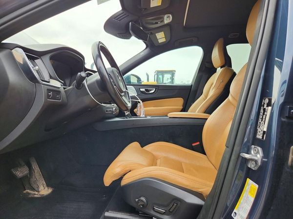 2018 VOLVO XC60 Inscription