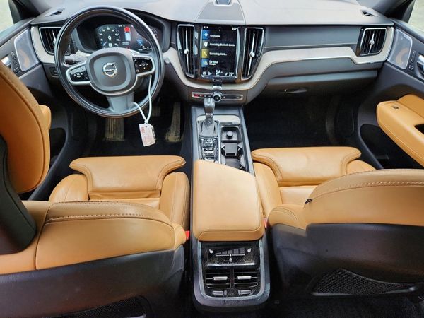 2018 VOLVO XC60 Inscription