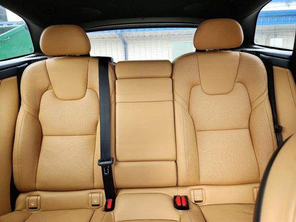 2018 VOLVO XC60 Inscription