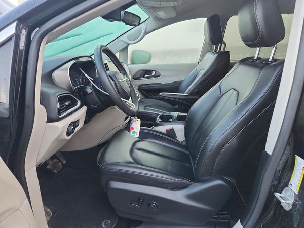 2024 CHRYSLER PACIFICA Touring L — DENT