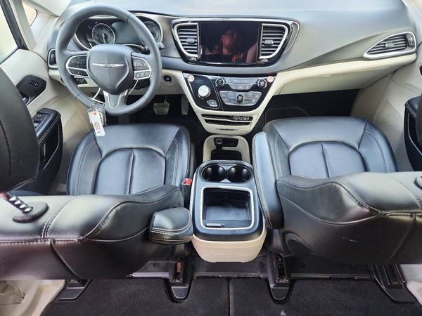 2024 CHRYSLER PACIFICA Touring L — CKPT