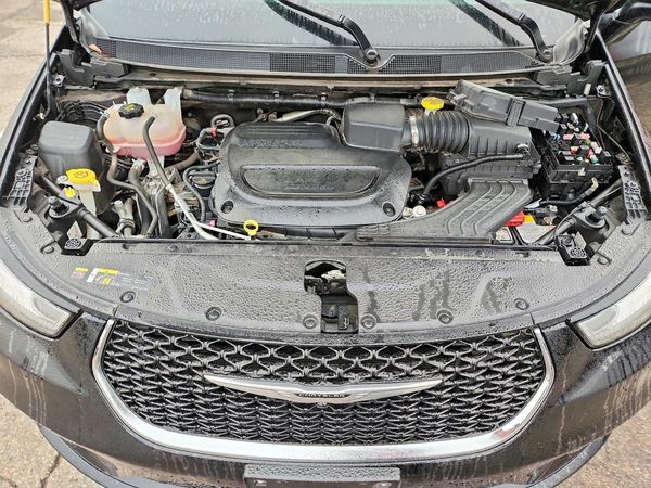2024 CHRYSLER PACIFICA Touring L — Engine bay