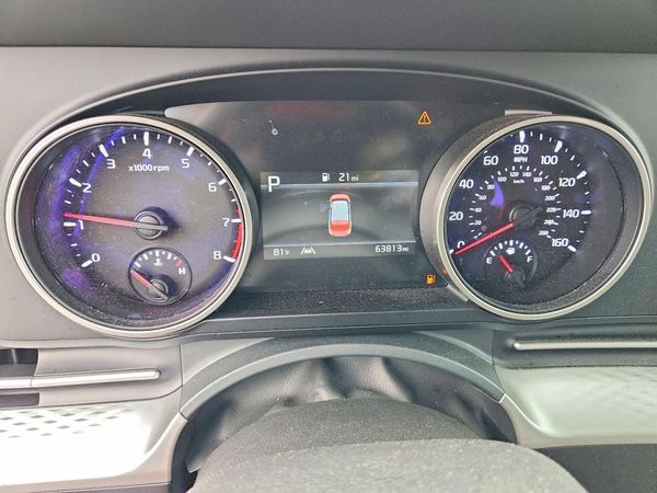 2024 KIA CARNIVAL LX, LX Seat Package