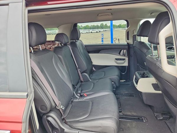 2024 KIA CARNIVAL LX, LX Seat Package