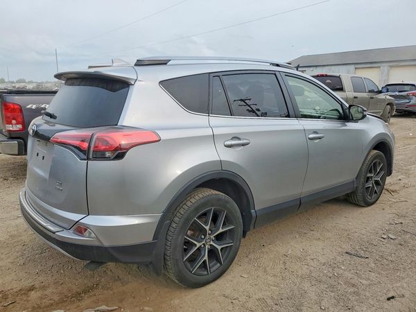 2018 TOYOTA RAV4 SE