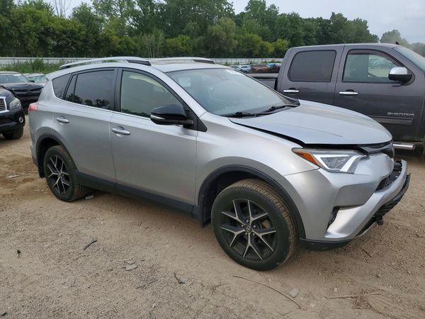 2018 TOYOTA RAV4 SE