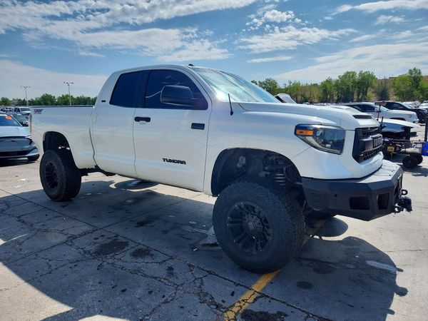 2015 TOYOTA TUNDRA