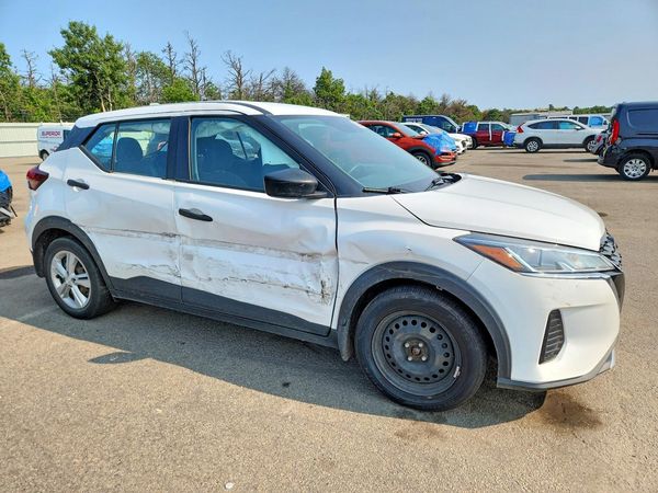 2022 NISSAN KICKS S