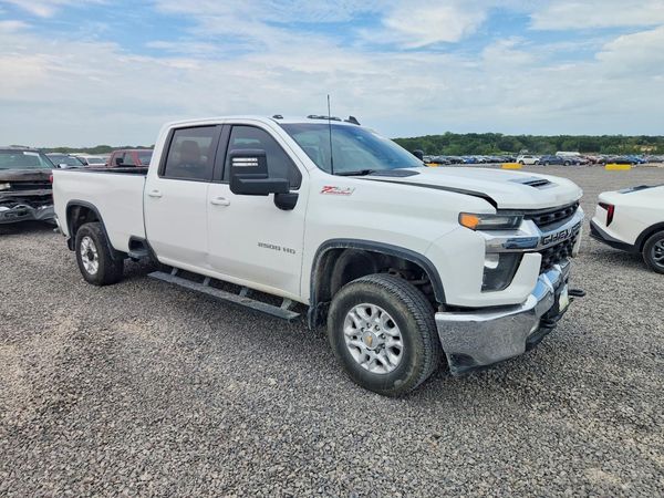 2021 CHEVROLET SILVERADO LT — Passenger 3/4