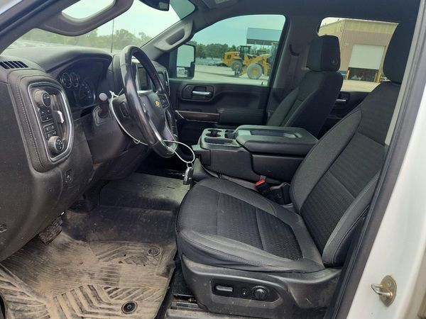 2021 CHEVROLET SILVERADO LT — DENT