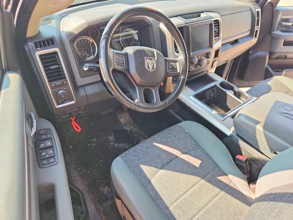 2015 RAM 1500 SLT CREW CAB 4X4