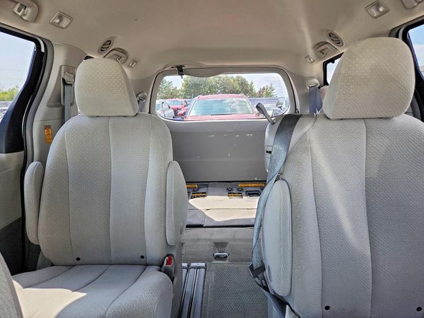 2014 TOYOTA SIENNA