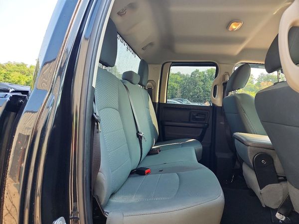 2017 RAM 1500 ST QUAD CAB 4X4