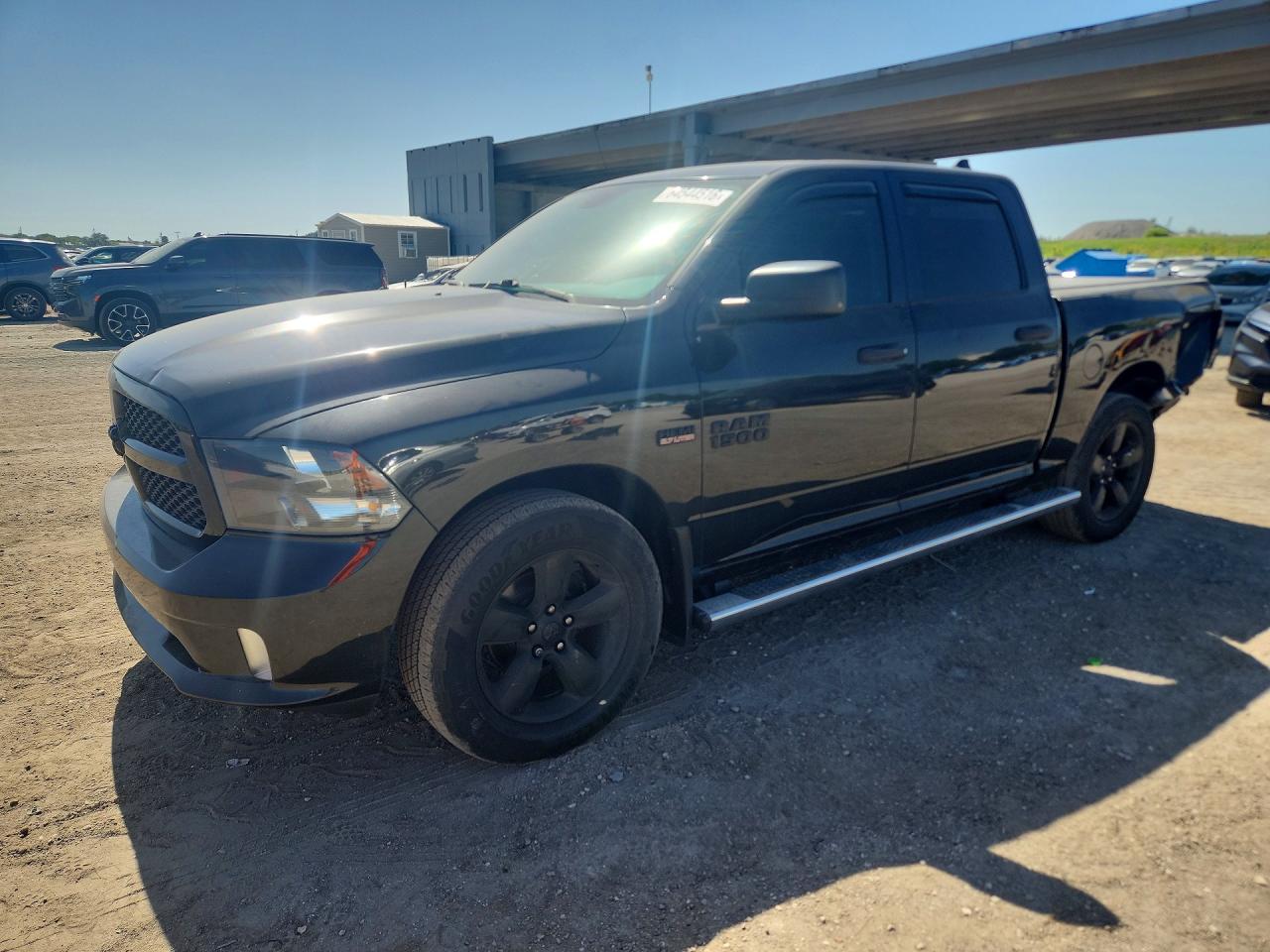 2017 RAM 1500 ST CREW CAB 4X2