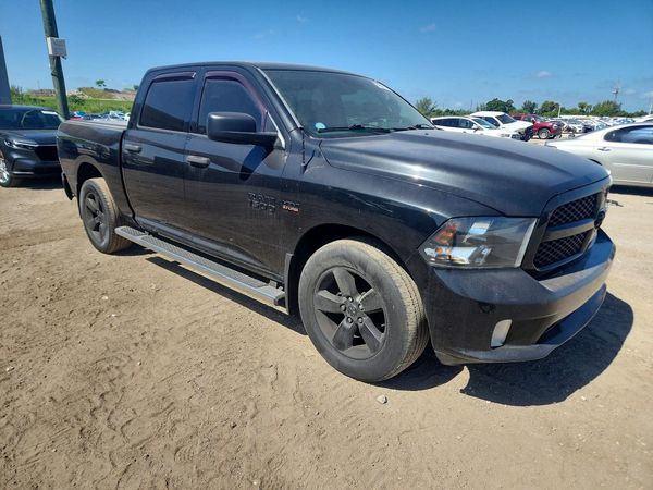2017 RAM 1500 ST CREW CAB 4X2