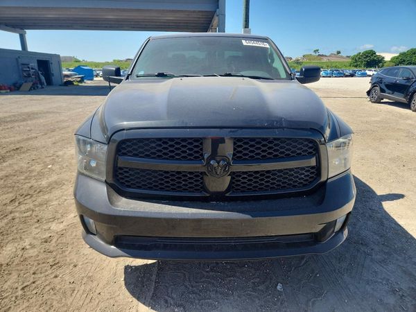 2017 RAM 1500 ST CREW CAB 4X2